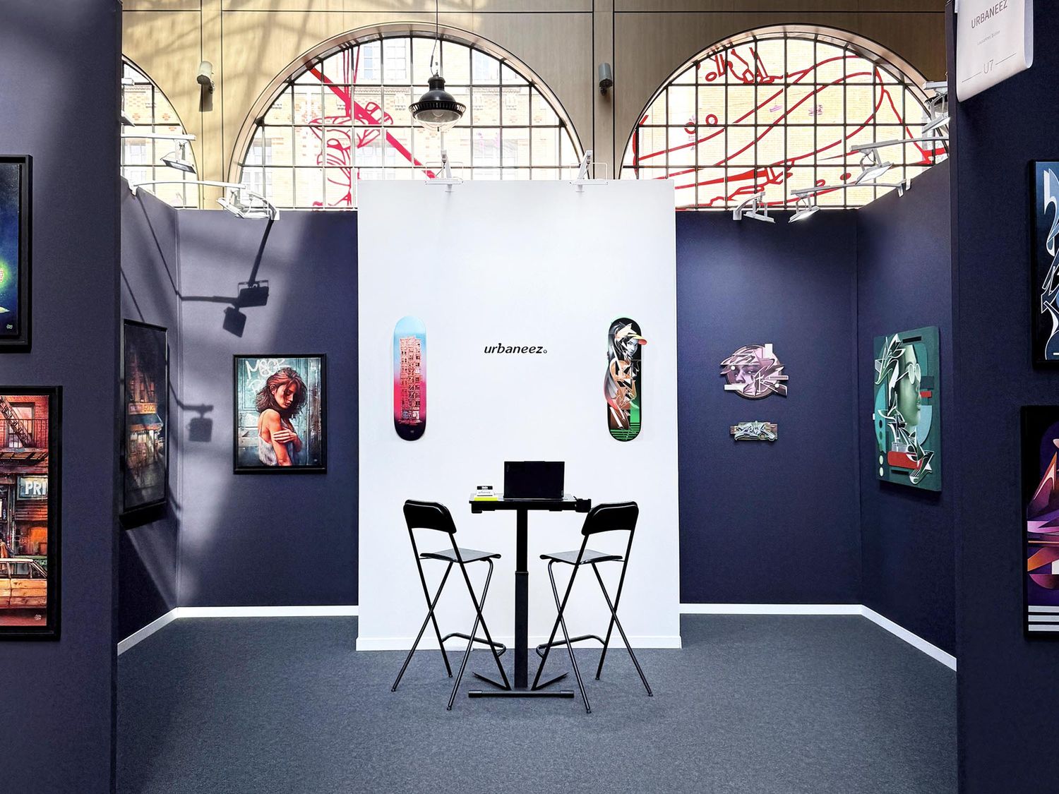In addition to its online presence, Urbaneez has been expanding since late 2023 through trade fairs, which provide opportunities to meet buyers in person and showcase the work of selected artists.