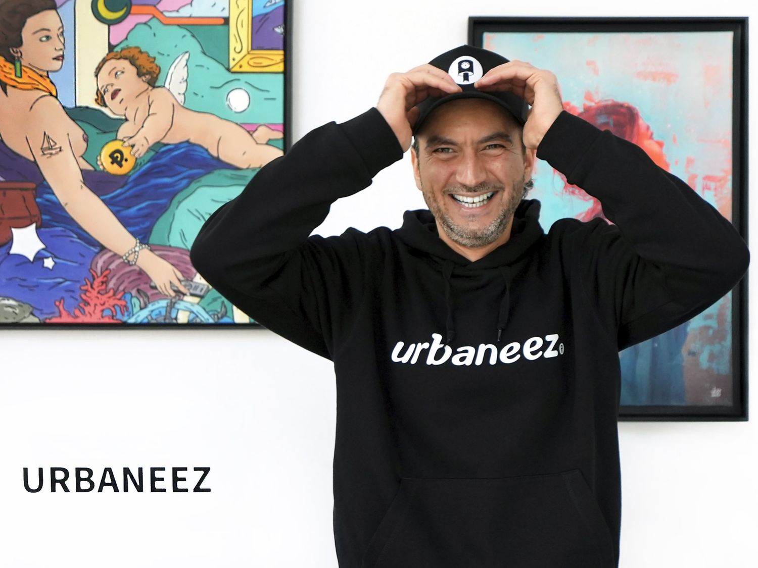 Urbaneez’s participation in the Urban Influence event in Paris in 2022 marked its first physical exhibition, during which around twenty arworks from the “Street Walls” collection were unveiled for the first time.