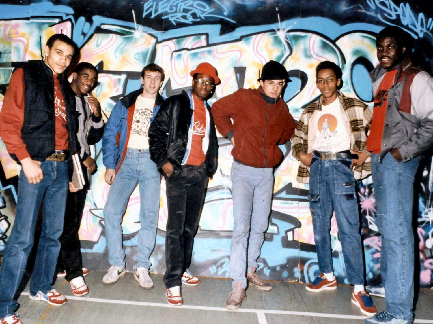 "The Chrome Angelz" crew will have a huge influence on the development of Graffiti in London and Paris. Its founding members here in spring 1985 with the Supreme Graffiti Team (©Martin Jones).