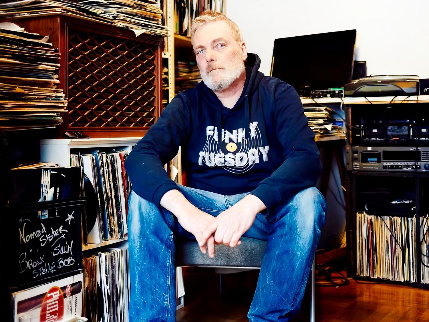To set the tone for the first evening open to the public, on Friday, October 3, the organizers have chosen none other than the legendary DJ Dee Nasty to celebrate Hip-Hop culture (©Samuel Kirszenbaum).