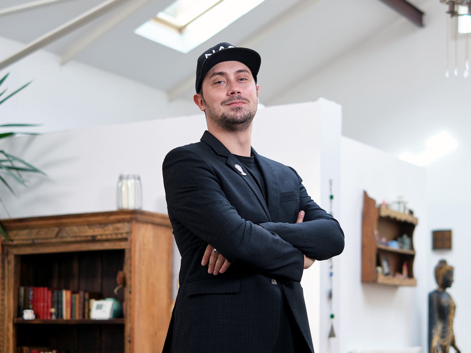 Founder of Naga and director of the Spera art fair, Gary Laporte has been passionate about art since childhood, but he is also a talented Financial Director who has worked for Ubisoft, among others.