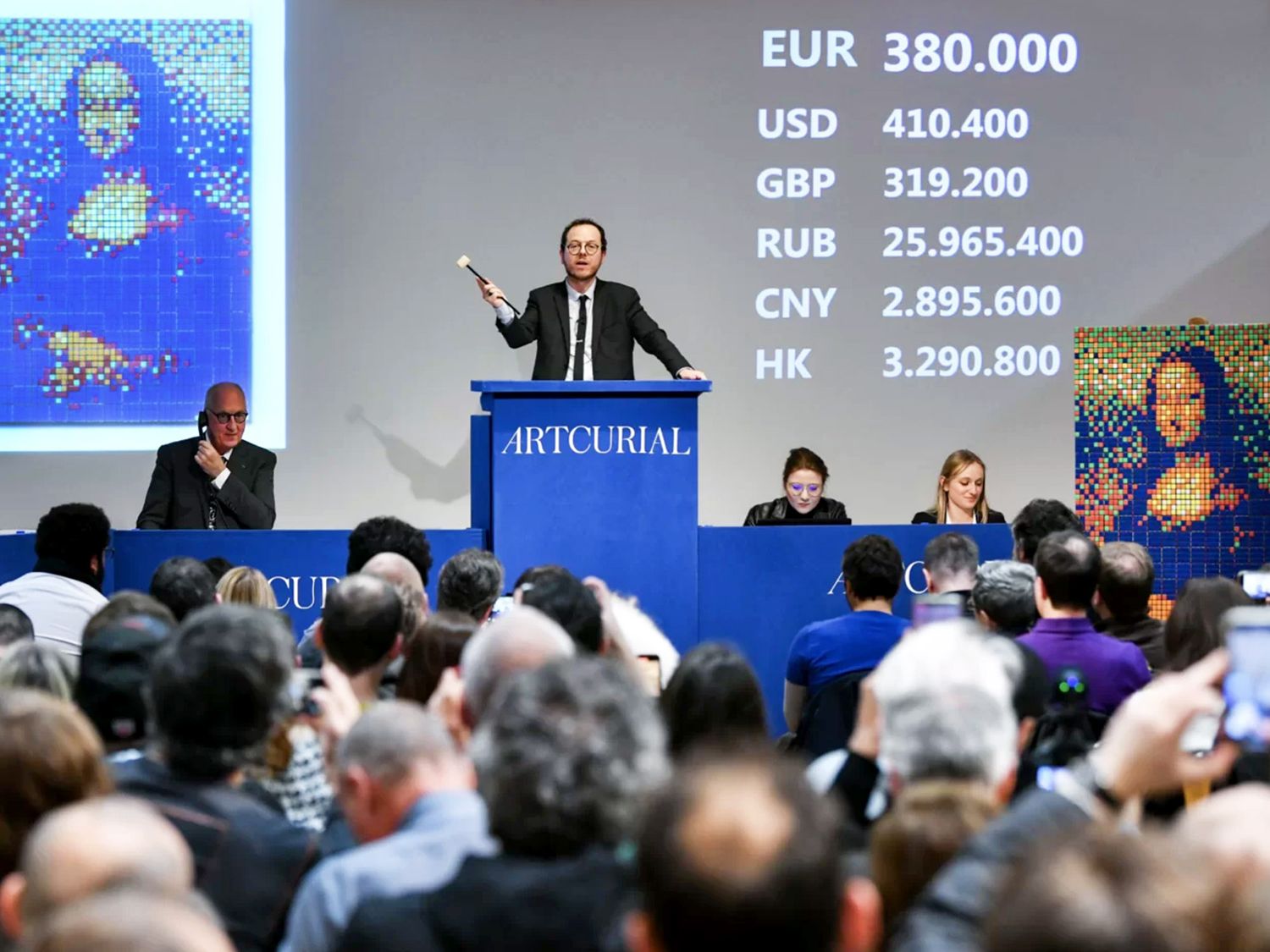 A pioneer that has become a behemoth, Artcurial has made a specialty of offering exclusive works by Invader, such as "Rubik Mona Lisa" which was sold for 480’200 euros in 2020 (©Artcurial).