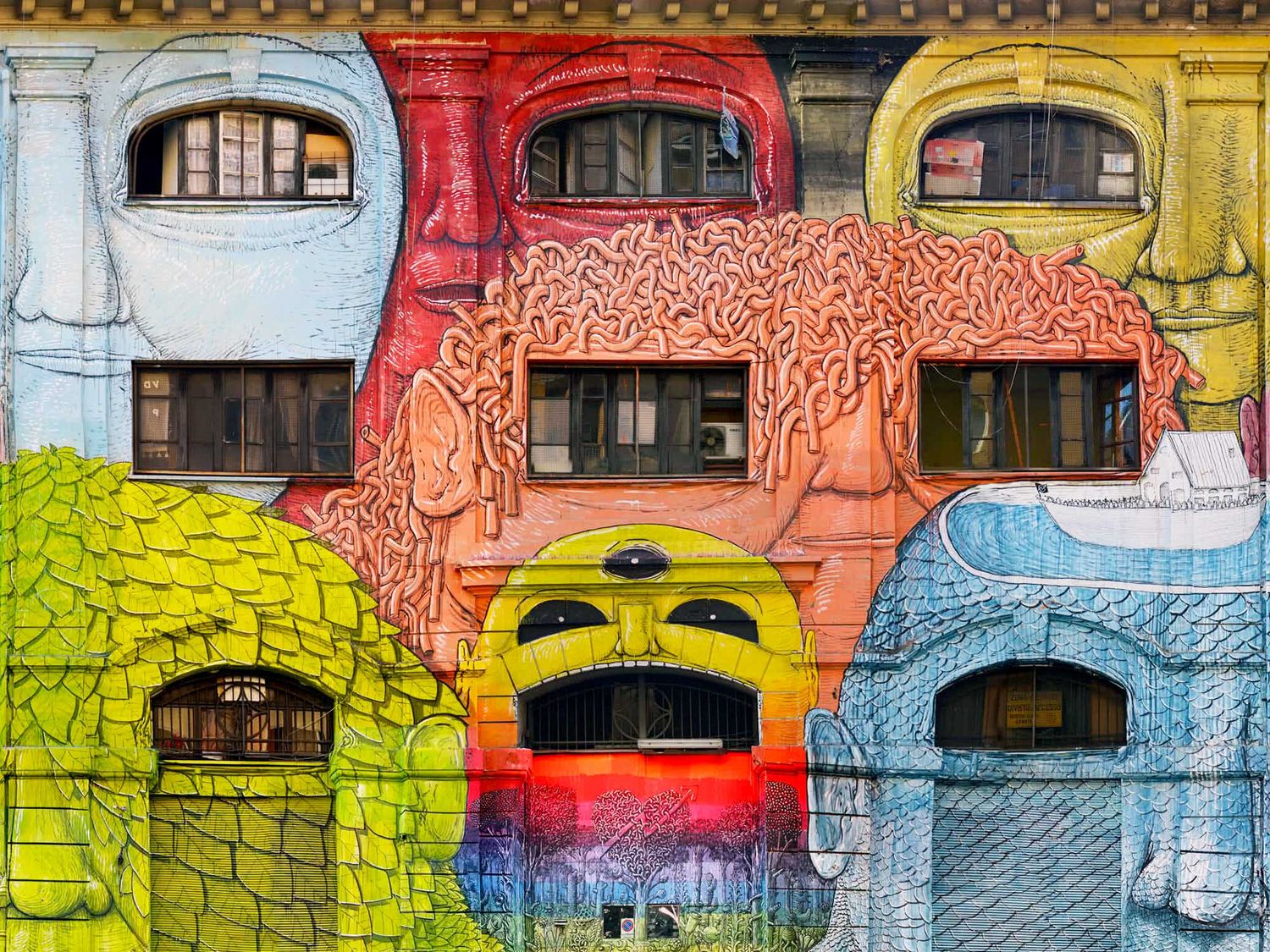 Artiste engagé et représentant de la scène italienne en matière de Street Art, Blu transforme de vieux bâtiments en véritable œuvre d’art, ici à la Via del Porto Fluviale à Rome (©Arte Outside the Museum).