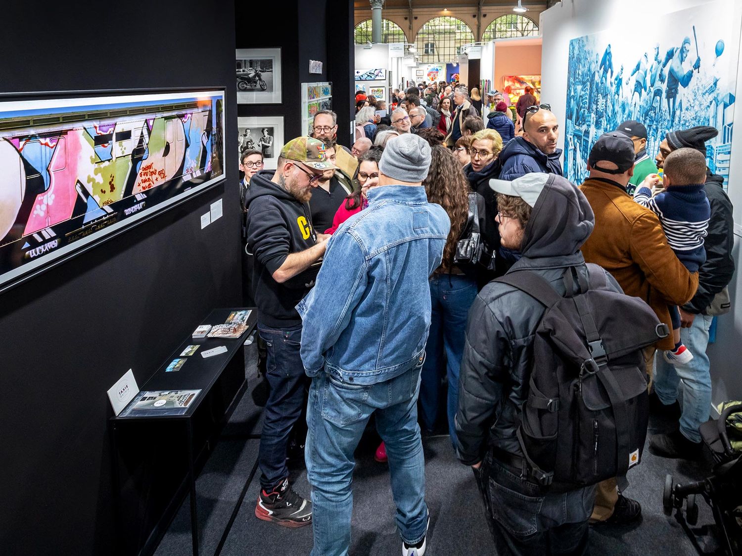 Chaque année au mois d’avril, Urban Art Fair est l’occasion pour de nombreux collectionneurs et amateurs de se retrouver pour partager leur passion dans un lieu premium (©Lionel Belluteau).