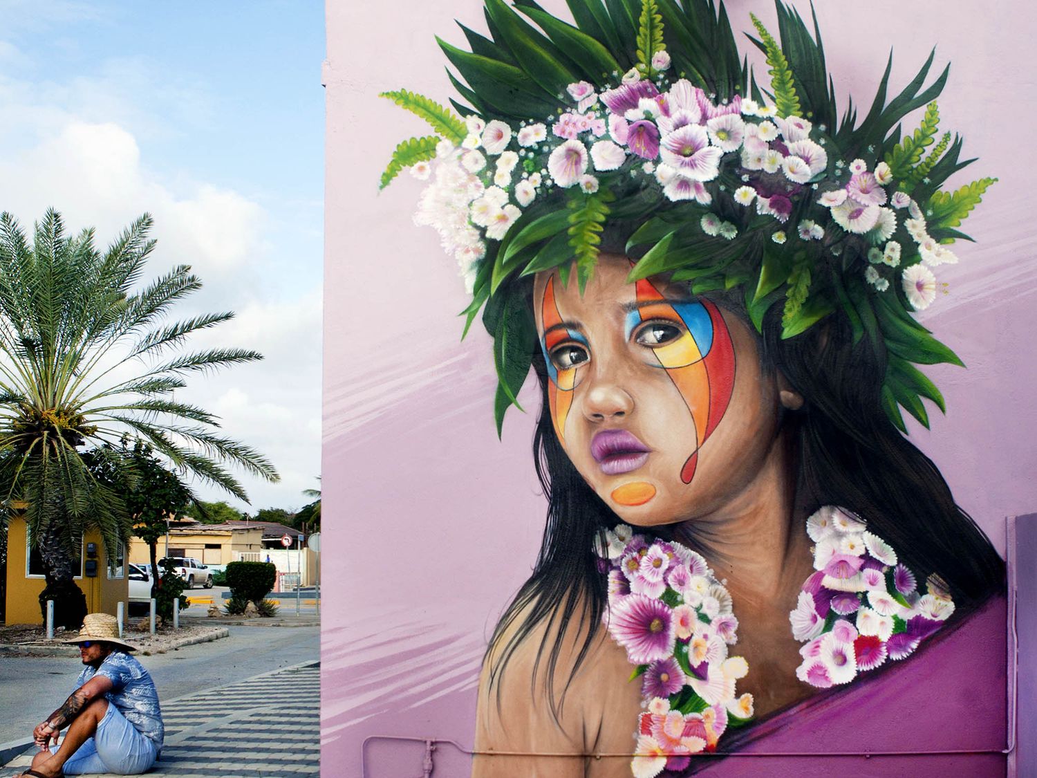 À travers ce portrait d'une petite fille nommée "Leilana" réalisé pour Street Colors Bonaire, l'artiste Tymon de Laat a donné naissance à l'une de ses plus belles fresques murales (©Tymon De Laat).