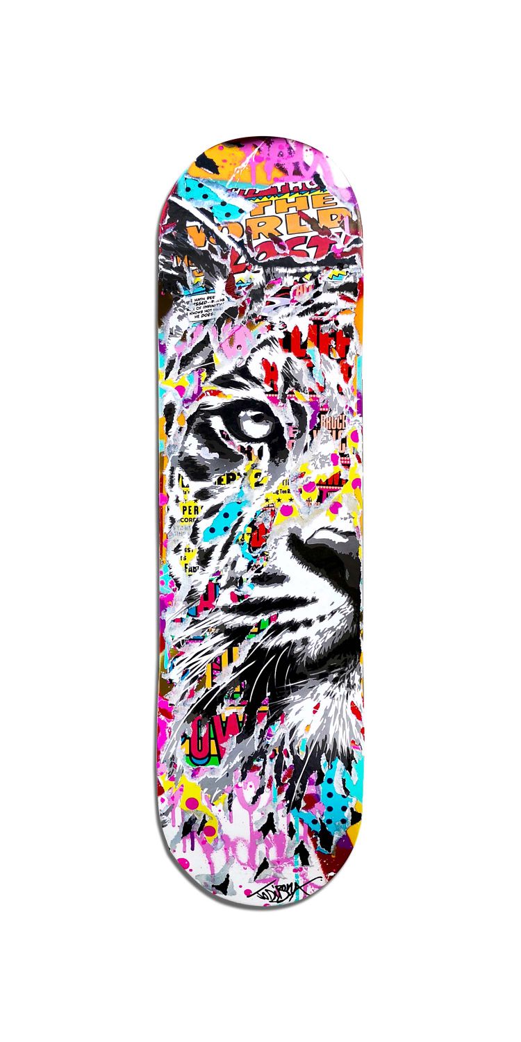 Urbaneez | Tiger Flip by Jo Di Bona | Buy Street Art Skateboards